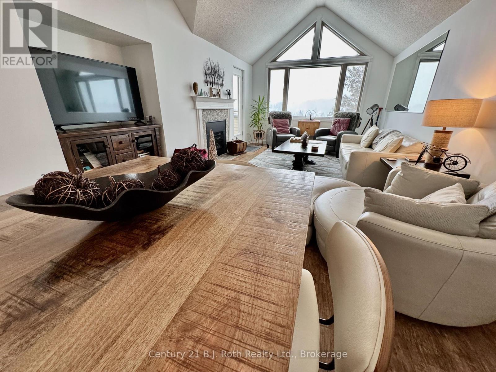 231 HILLTOP GRANDVIEW DRIVE, Huntsville, Ontario