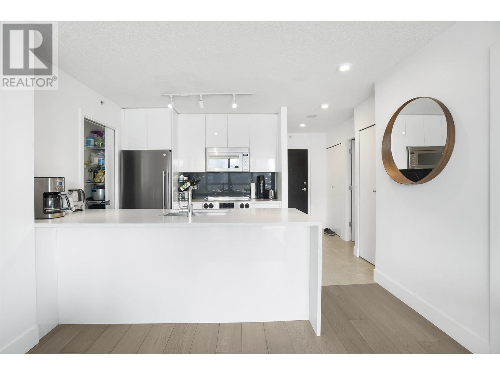 Listing Picture 10 of 38 : 1305 938 SMITHE STREET, Vancouver / 溫哥華 - 魯藝地產 Yvonne Lu Group - MLS Medallion Club Member