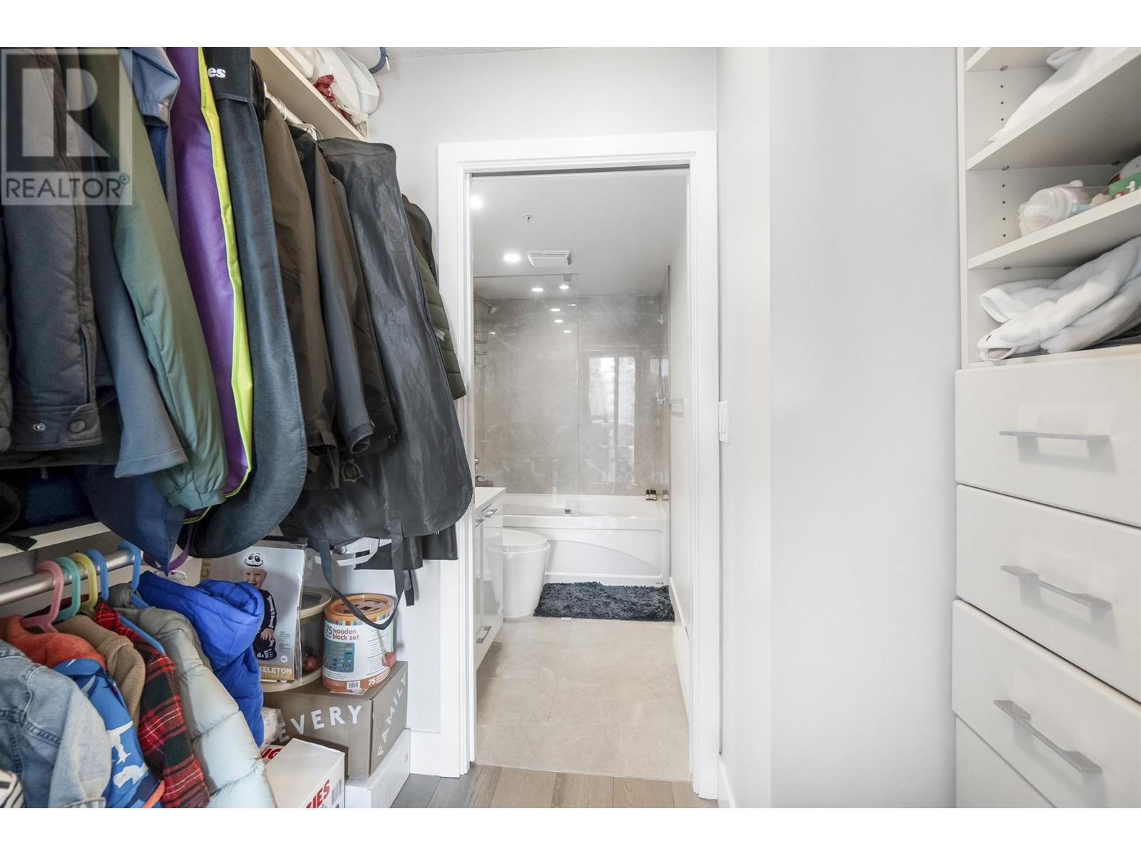 Listing Picture 19 of 38 : 1305 938 SMITHE STREET, Vancouver / 溫哥華 - 魯藝地產 Yvonne Lu Group - MLS Medallion Club Member