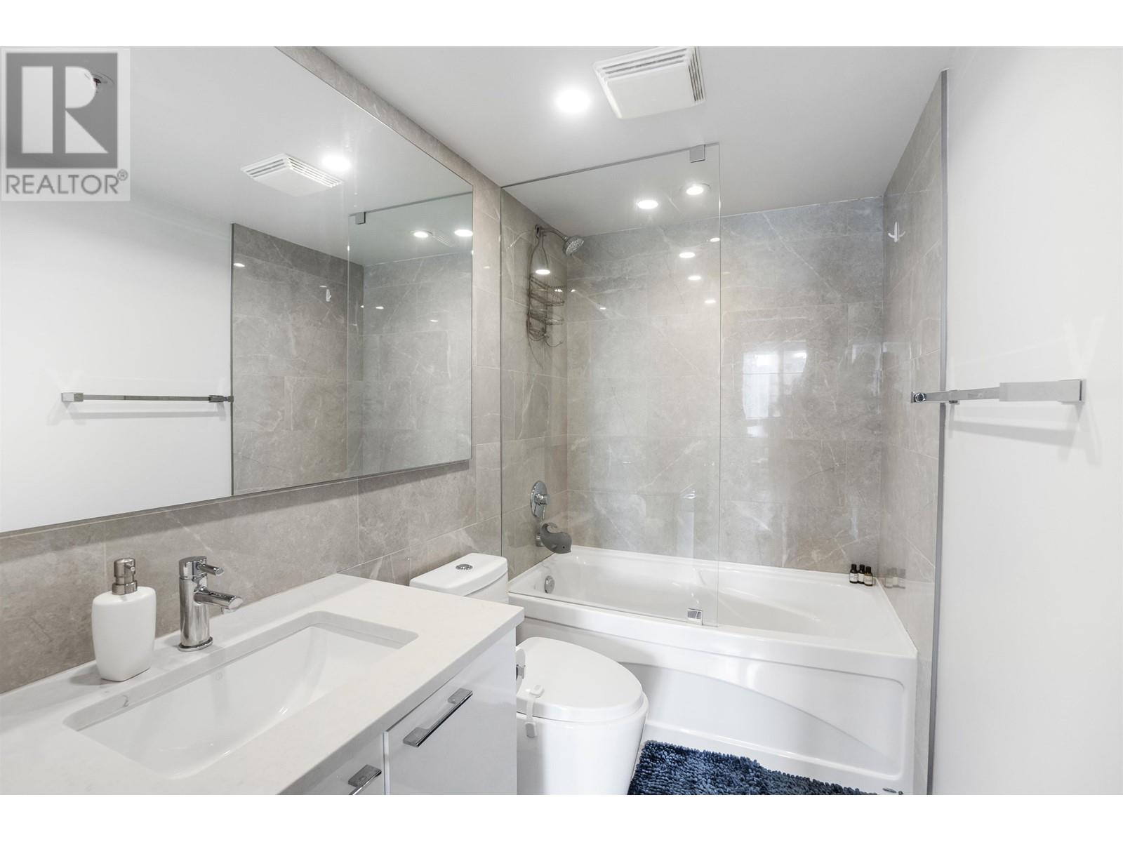 Listing Picture 20 of 38 : 1305 938 SMITHE STREET, Vancouver / 溫哥華 - 魯藝地產 Yvonne Lu Group - MLS Medallion Club Member