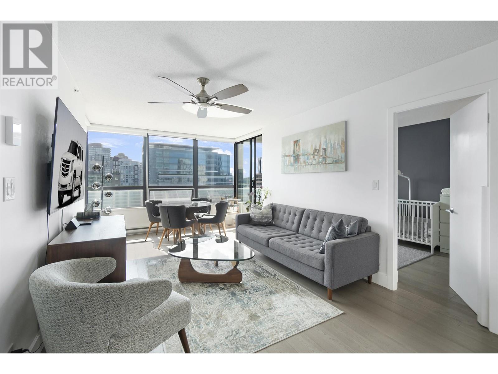 Listing Picture 3 of 38 : 1305 938 SMITHE STREET, Vancouver / 溫哥華 - 魯藝地產 Yvonne Lu Group - MLS Medallion Club Member