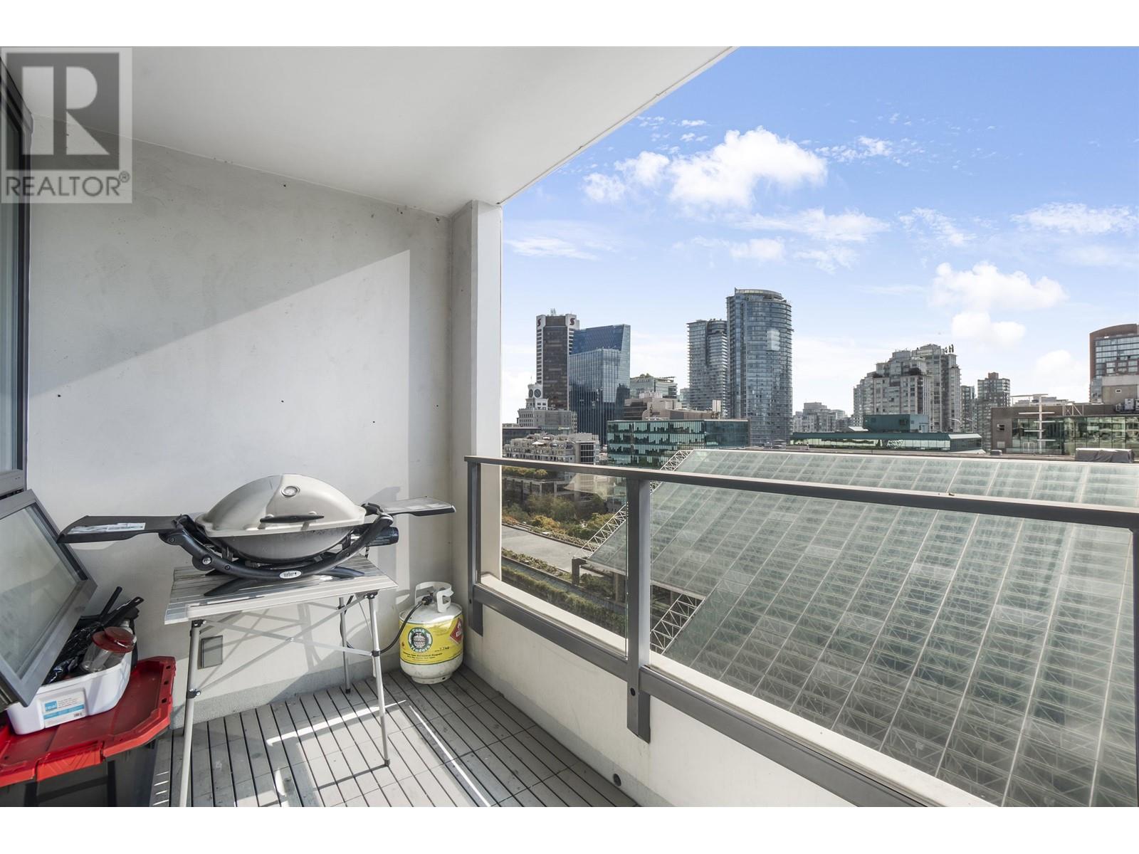 Listing Picture 31 of 38 : 1305 938 SMITHE STREET, Vancouver / 溫哥華 - 魯藝地產 Yvonne Lu Group - MLS Medallion Club Member