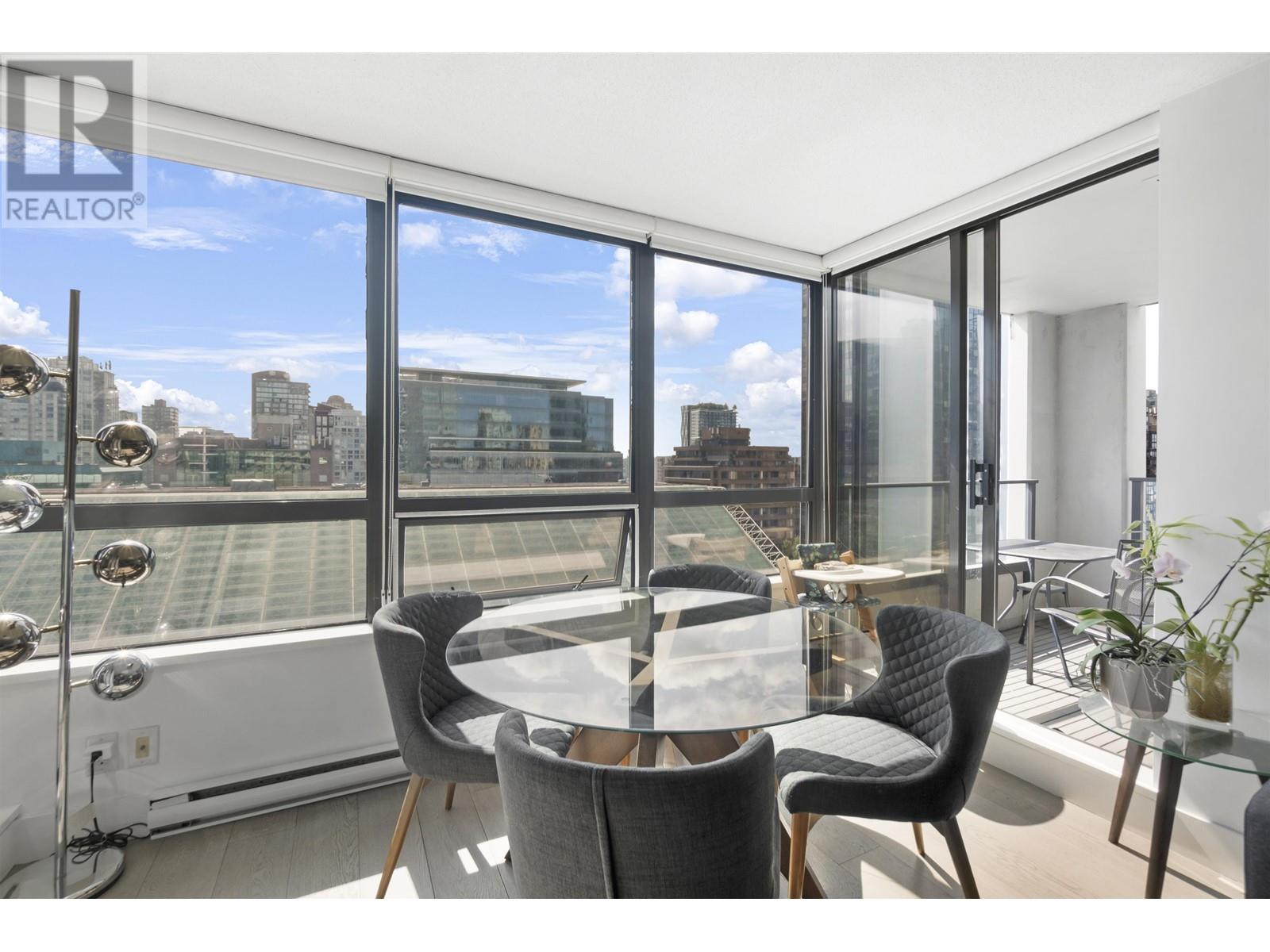 Listing Picture 4 of 38 : 1305 938 SMITHE STREET, Vancouver / 溫哥華 - 魯藝地產 Yvonne Lu Group - MLS Medallion Club Member