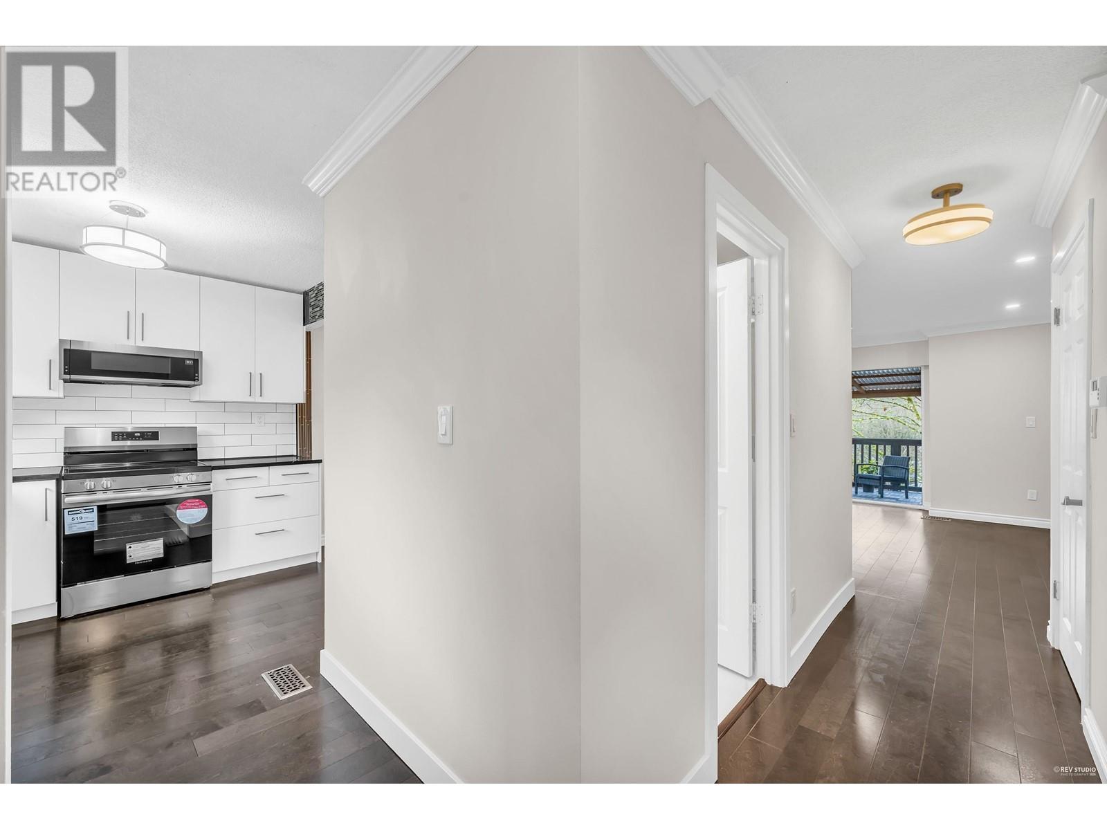 873 Old Lillooet Road, North Vancouver, British Columbia  V7J 2H6 - Photo 2 - R2950451