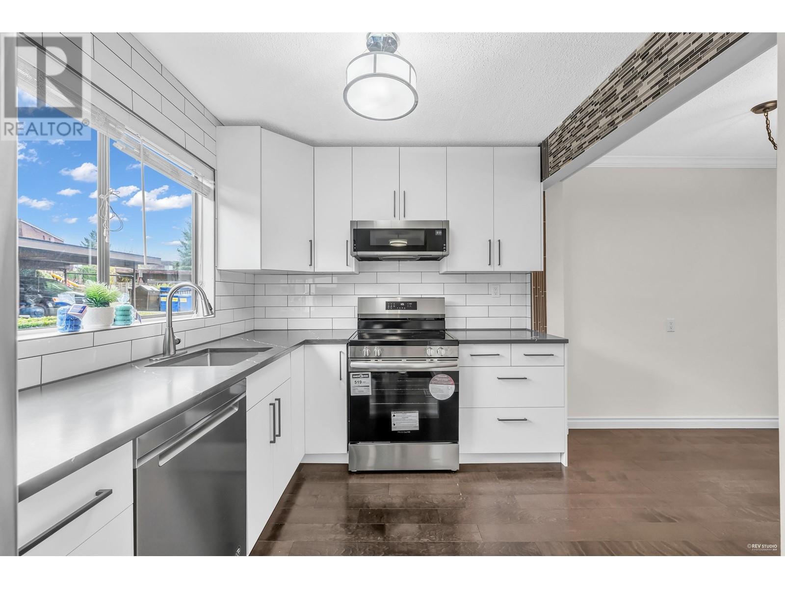 873 Old Lillooet Road, North Vancouver, British Columbia  V7J 2H6 - Photo 5 - R2950451