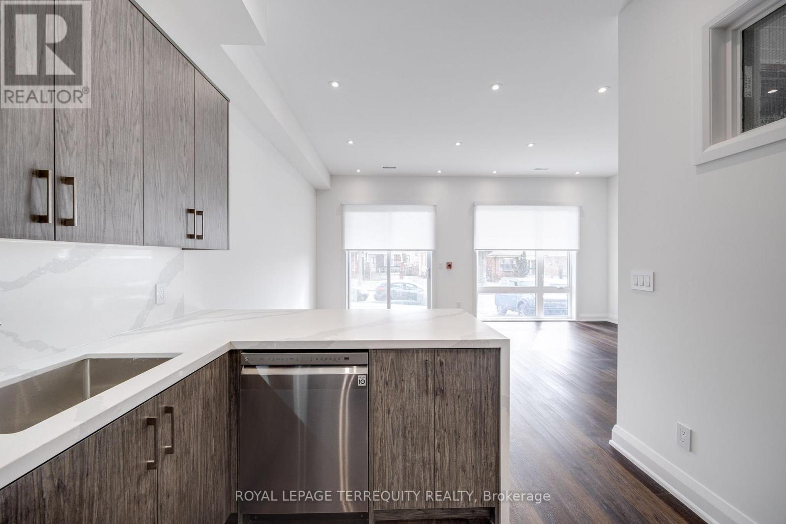 4 - 80 Holwood Avenue, Toronto, Ontario  M6M 1P6 - Photo 3 - W11892497