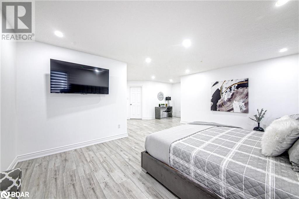 13 Auburn Court, Barrie, Ontario  L4N 6G9 - Photo 19 - 40685249