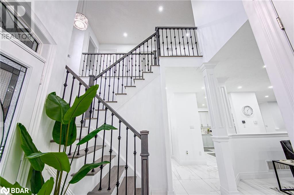 13 Auburn Court, Barrie, Ontario  L4N 6G9 - Photo 3 - 40685249