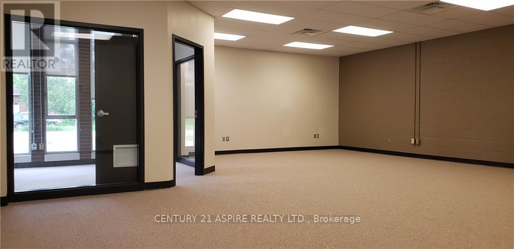 12 Avon Road, Deep River, Ontario  K0J 1P0 - Photo 1 - X10402569