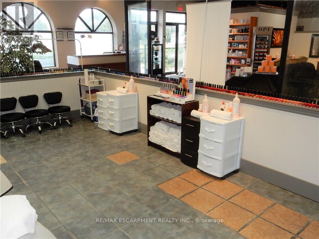 6 - 1242 Garner Road, Hamilton, Ontario  L9G 3K9 - Photo 5 - X11892597