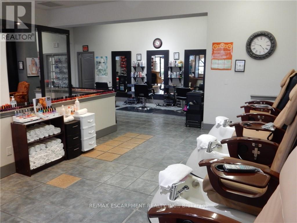 6 - 1242 Garner Road, Hamilton, Ontario  L9G 3K9 - Photo 8 - X11892597