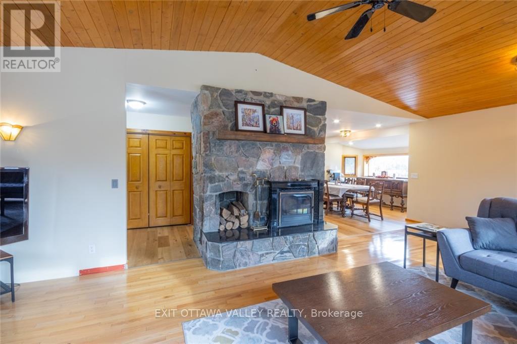 336 Wiltom Drive, Madawaska Valley, Ontario  K0J 1B0 - Photo 8 - X10428423