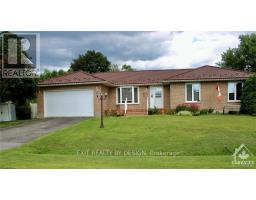 8 VISTA CRESCENT, North Grenville, Ontario