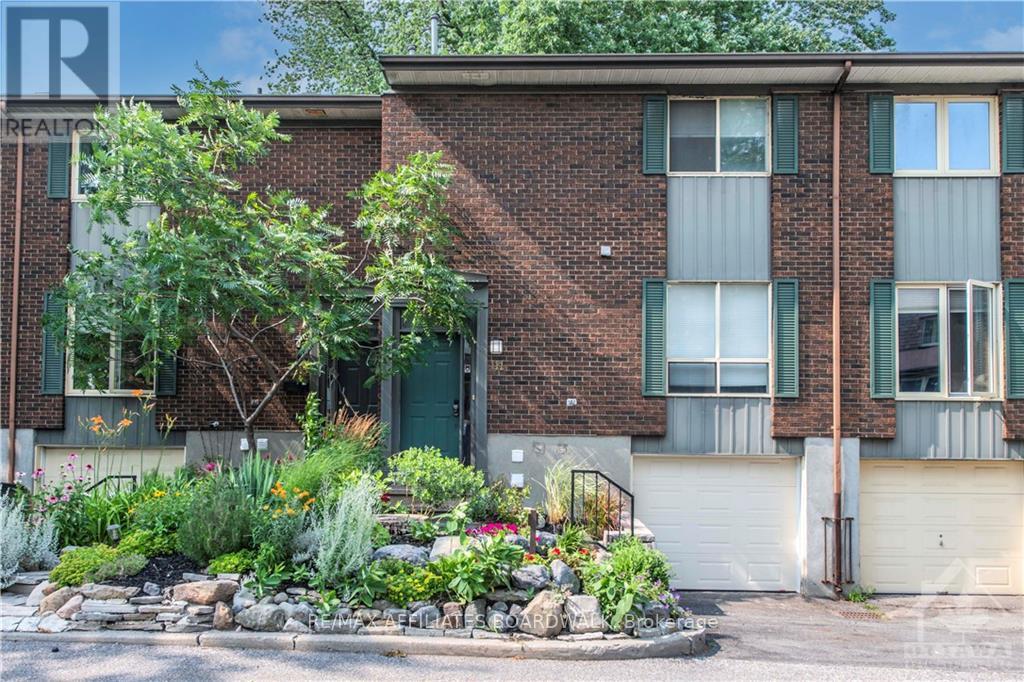 Property at 111 BEACHVIEW image 1