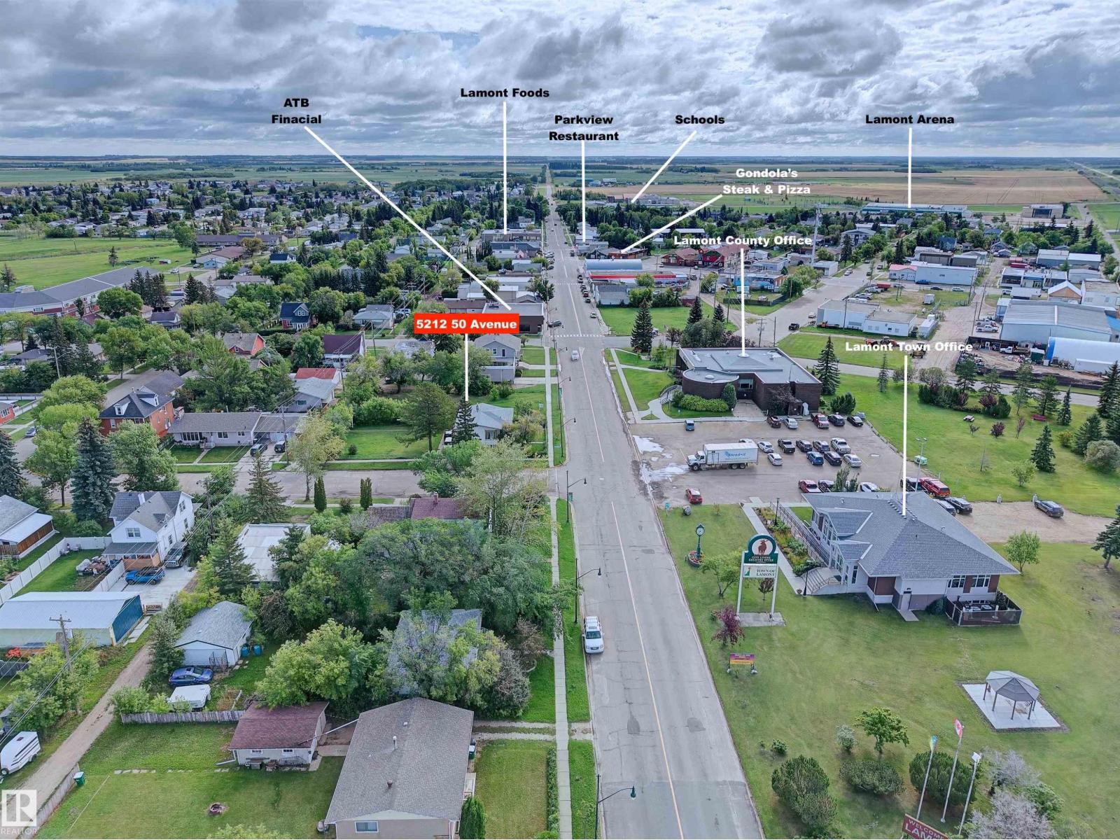 Property at 5212 50 AV image 2