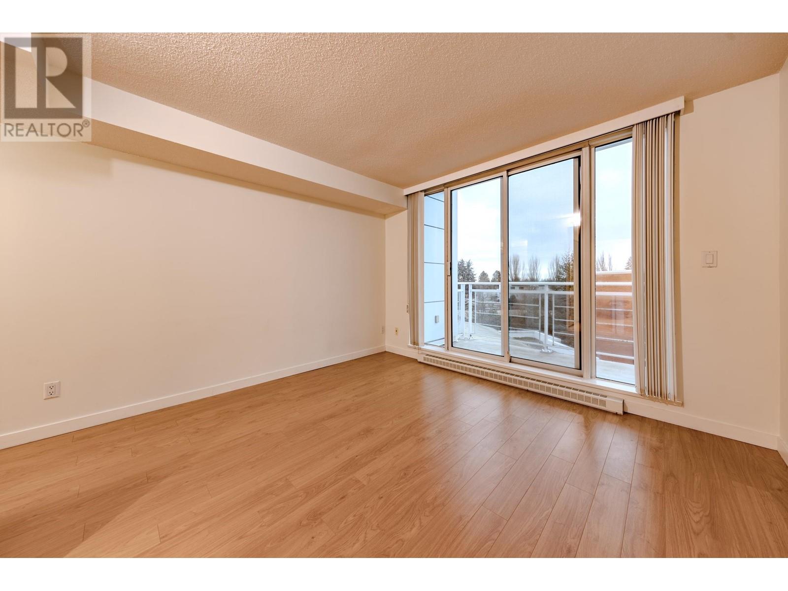 Listing Picture 12 of 38 : 502 688 FAIRCHILD ROAD, Vancouver / 溫哥華 - 魯藝地產 Yvonne Lu Group - MLS Medallion Club Member