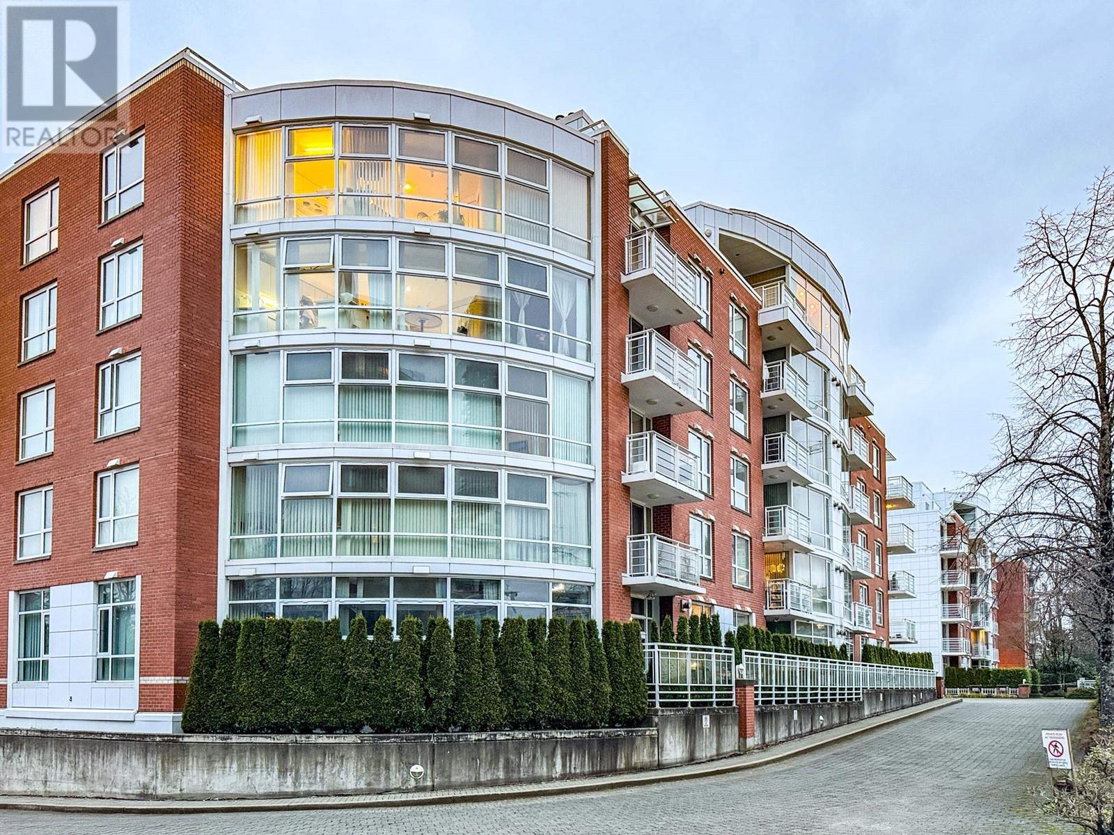 Listing Picture 32 of 38 : 502 688 FAIRCHILD ROAD, Vancouver / 溫哥華 - 魯藝地產 Yvonne Lu Group - MLS Medallion Club Member