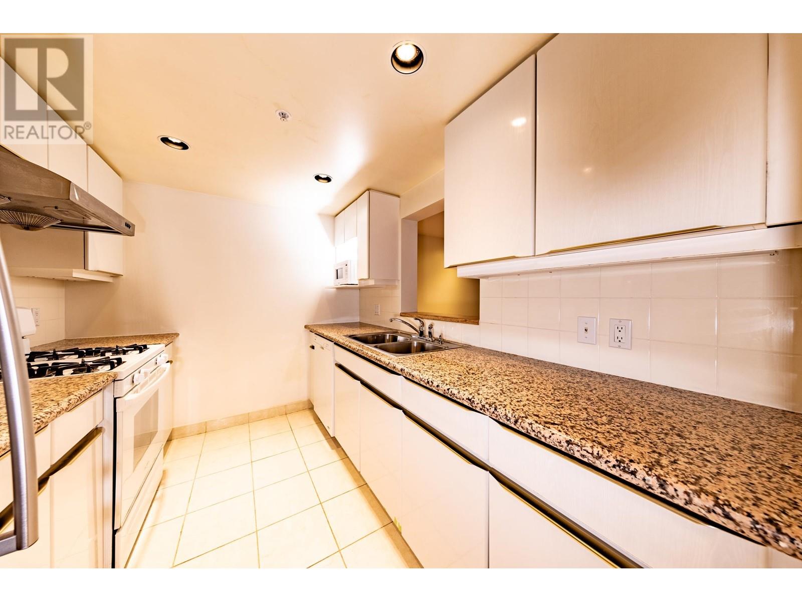 Listing Picture 9 of 38 : 502 688 FAIRCHILD ROAD, Vancouver / 溫哥華 - 魯藝地產 Yvonne Lu Group - MLS Medallion Club Member