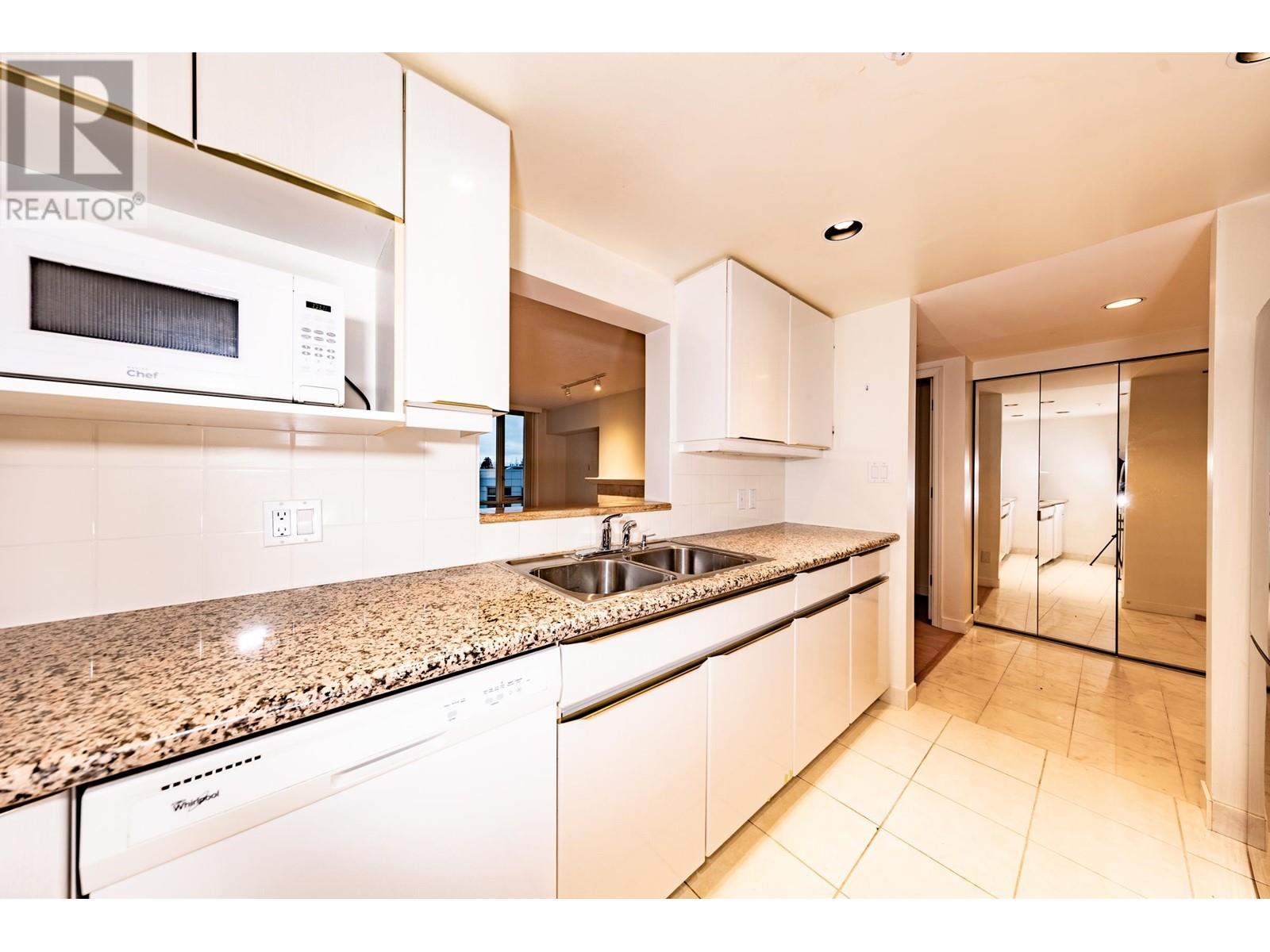 Listing Picture 10 of 38 : 502 688 FAIRCHILD ROAD, Vancouver / 溫哥華 - 魯藝地產 Yvonne Lu Group - MLS Medallion Club Member