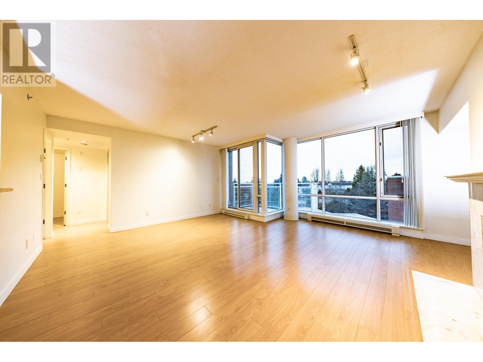 Listing Picture 6 of 38 : 502 688 FAIRCHILD ROAD, Vancouver / 溫哥華 - 魯藝地產 Yvonne Lu Group - MLS Medallion Club Member