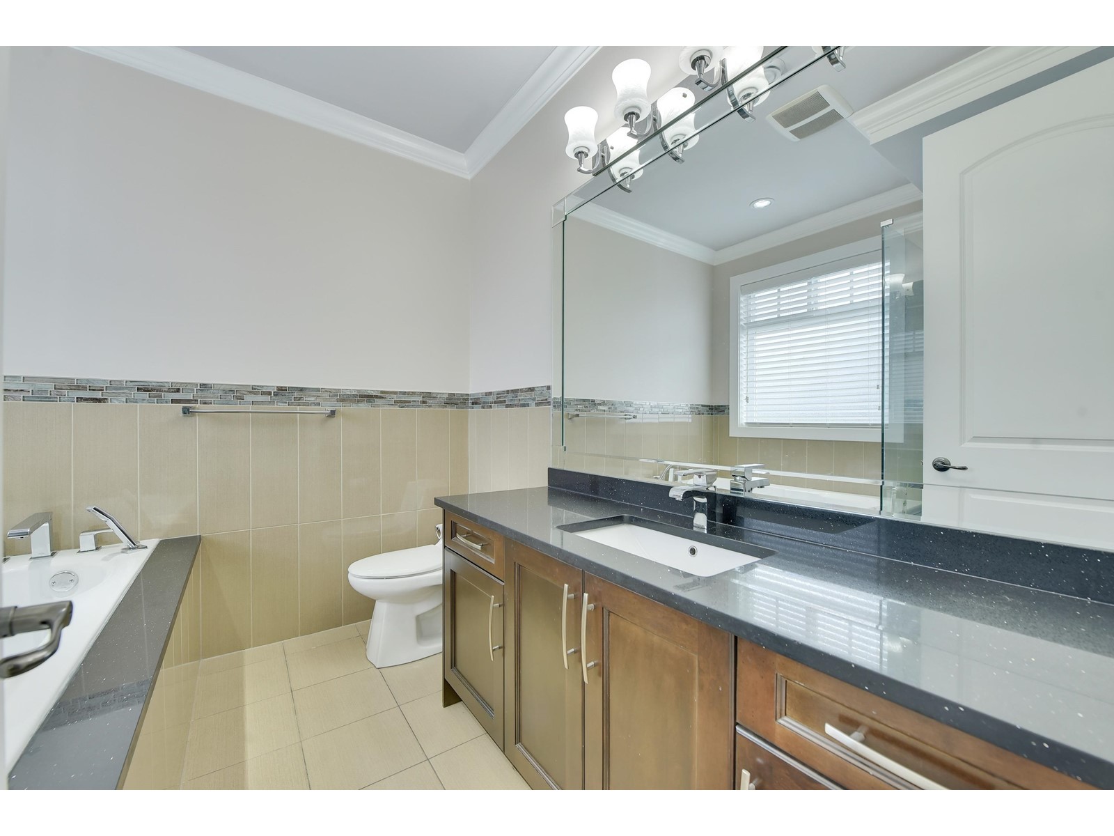15615 94a Avenue, Surrey, British Columbia  V4N 3B5 - Photo 25 - R2950072