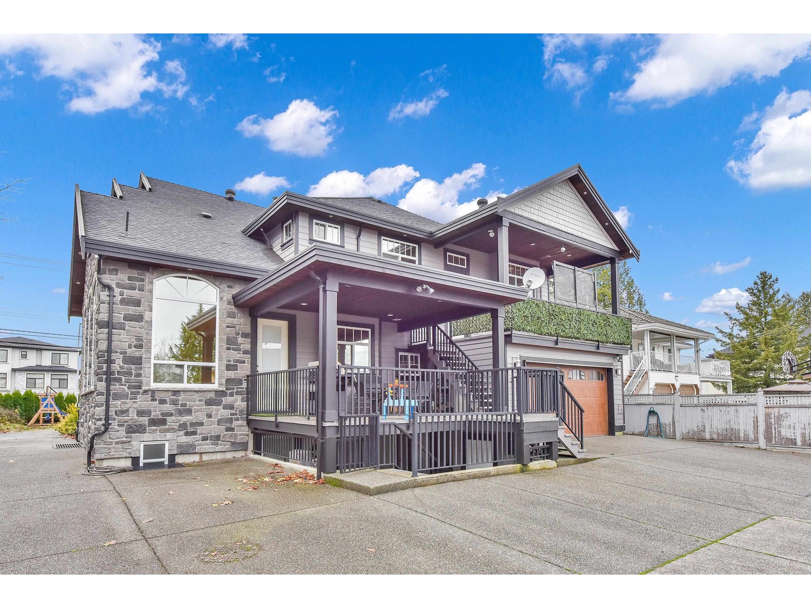 Property at 15615 94A AVENUE image 3