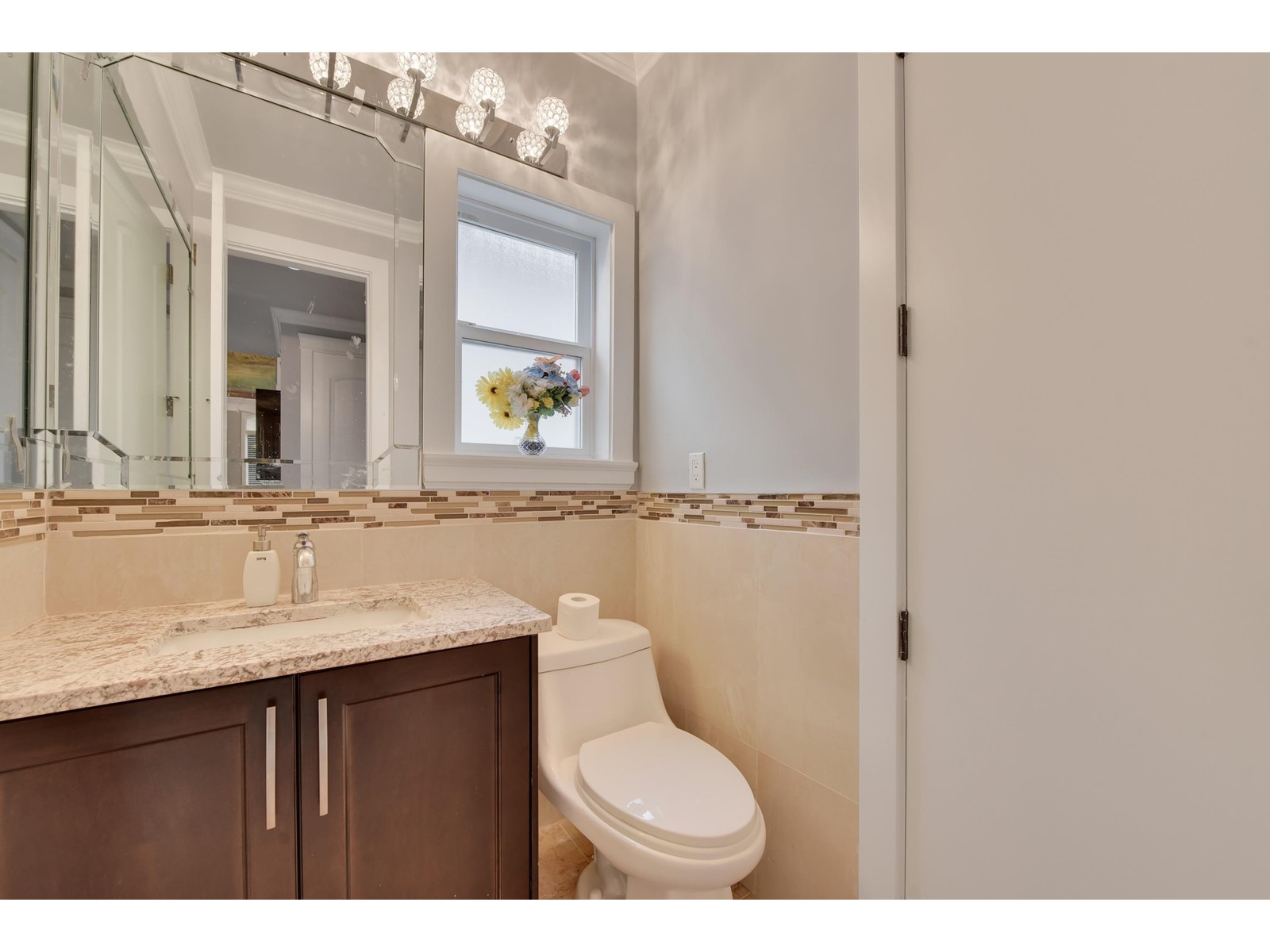 15615 94a Avenue, Surrey, British Columbia  V4N 3B5 - Photo 16 - R2950072