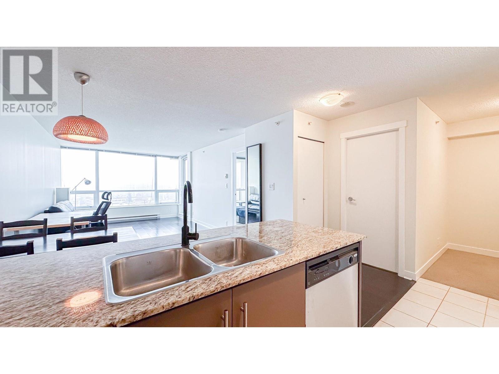 Listing Picture 4 of 21 : 902 7535 ALDERBRIDGE WAY, Richmond / 烈治文 - 魯藝地產 Yvonne Lu Group - MLS Medallion Club Member