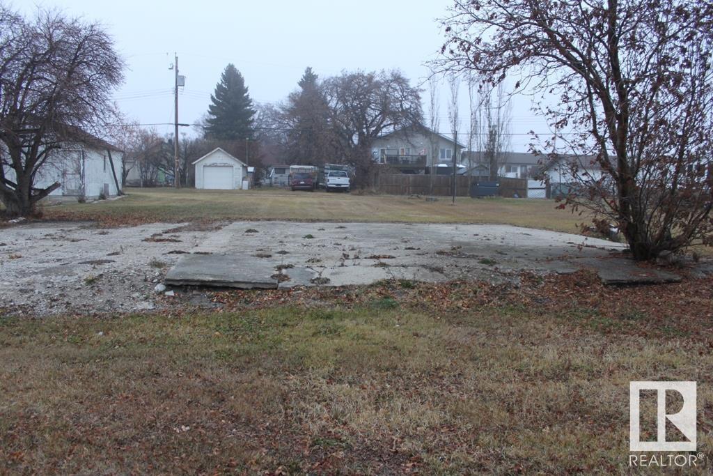 5020 49 AV, Holden, Alberta