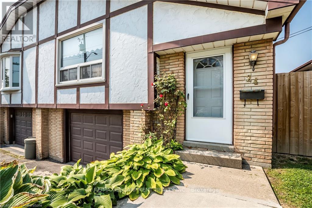 24 BOW VALLEY DRIVE, Hamilton, Ontario