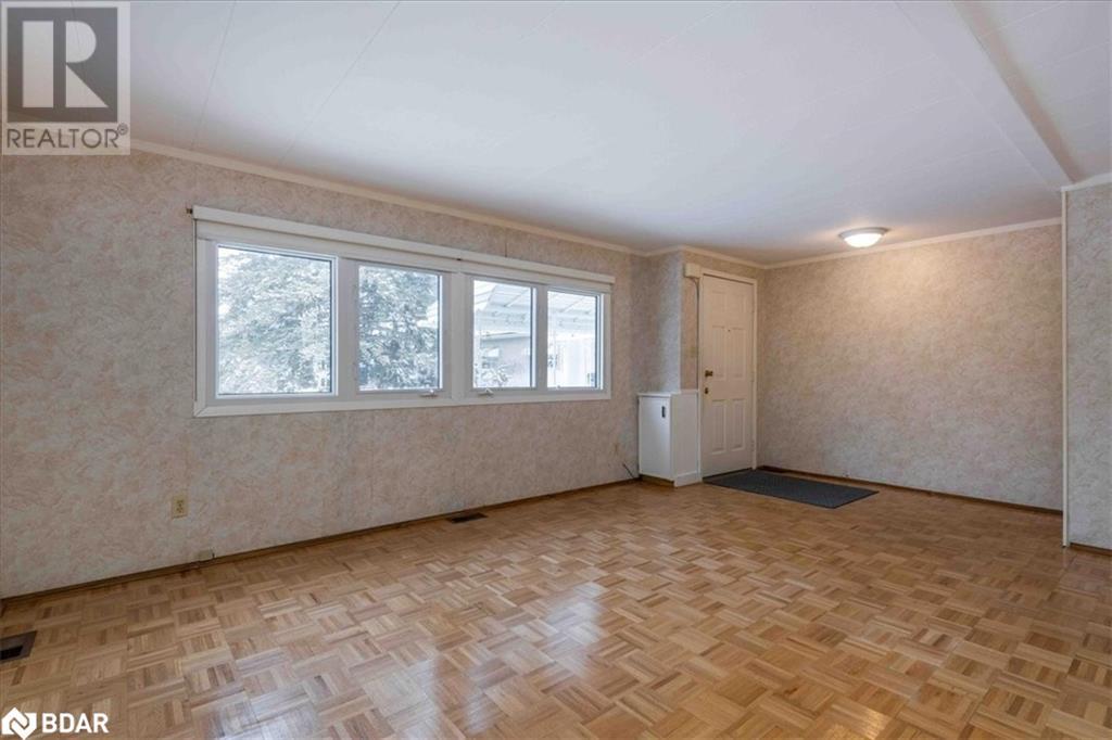 15 Flora Drive, Innisfil, Ontario  L9S 1R3 - Photo 3 - 40682997