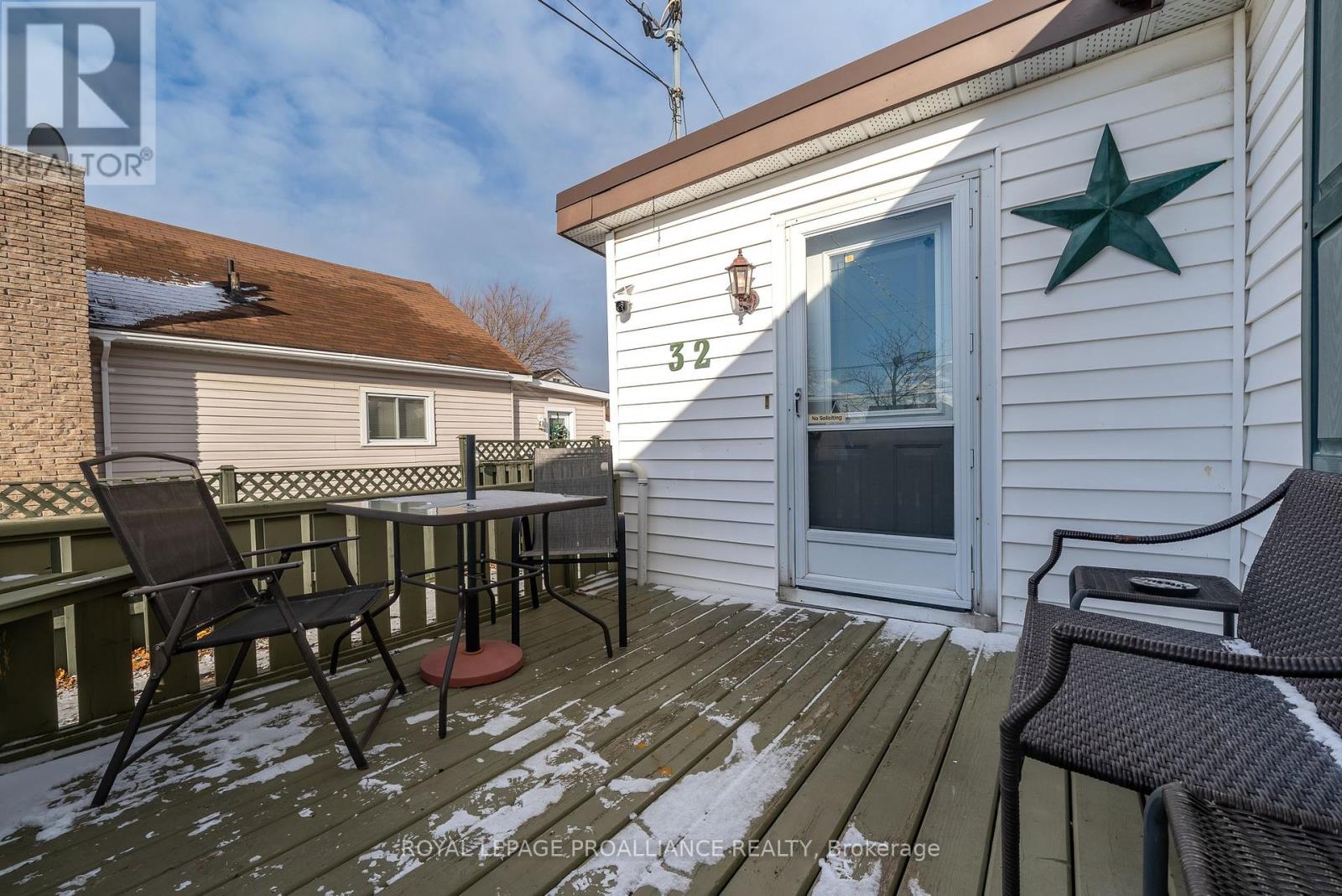 32 Crown Street, Quinte West, Ontario  K8V 1N8 - Photo 7 - X11892807