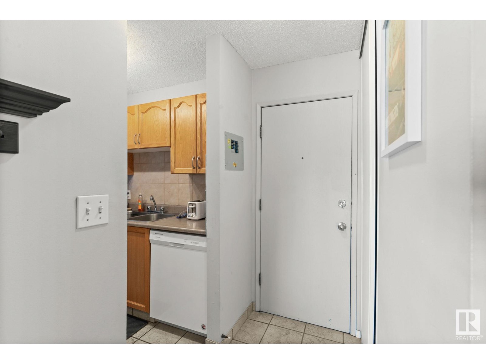Property at 2545 116 ST NW image 2
