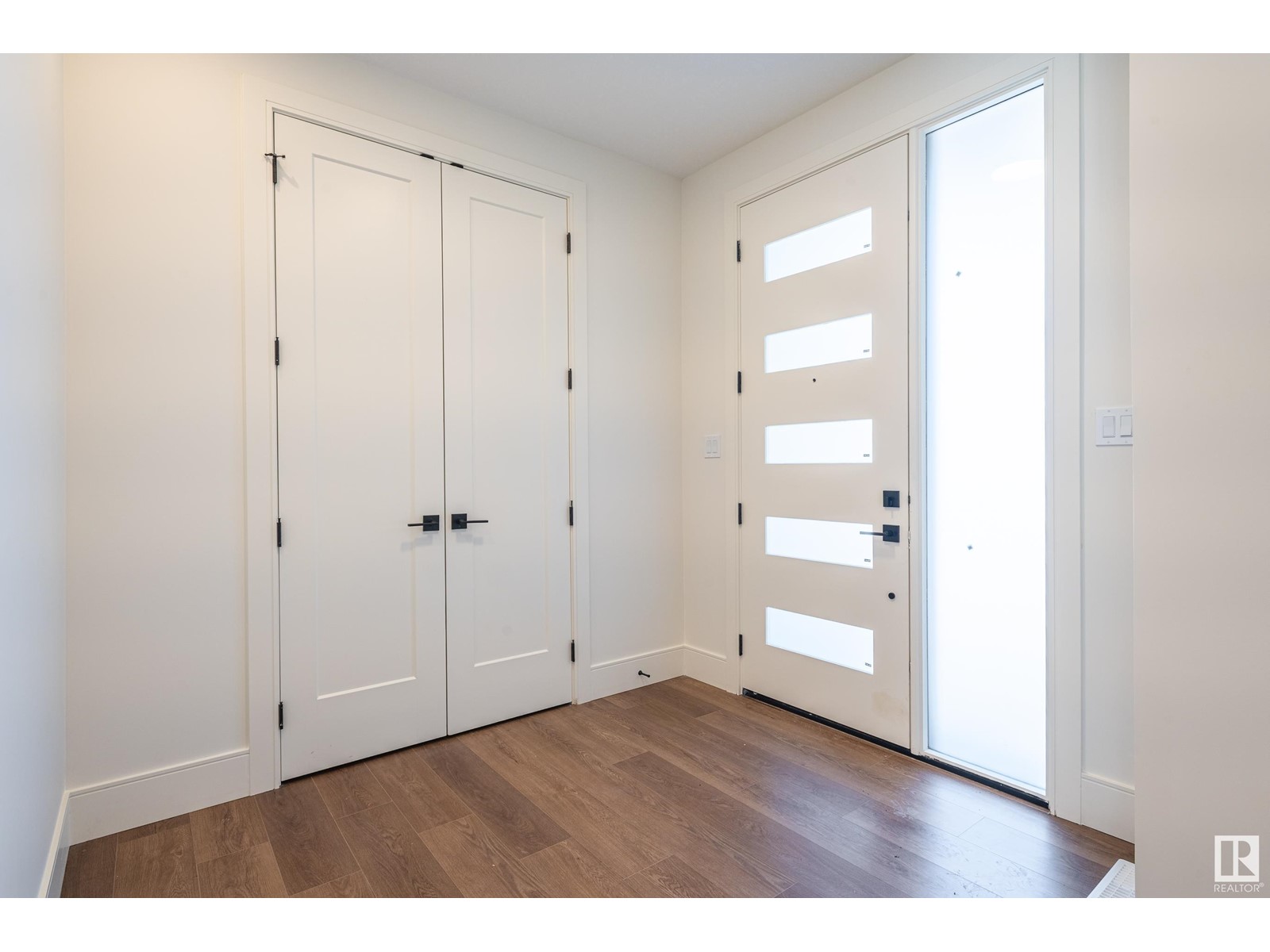 Property at 98 Edgefield Way image