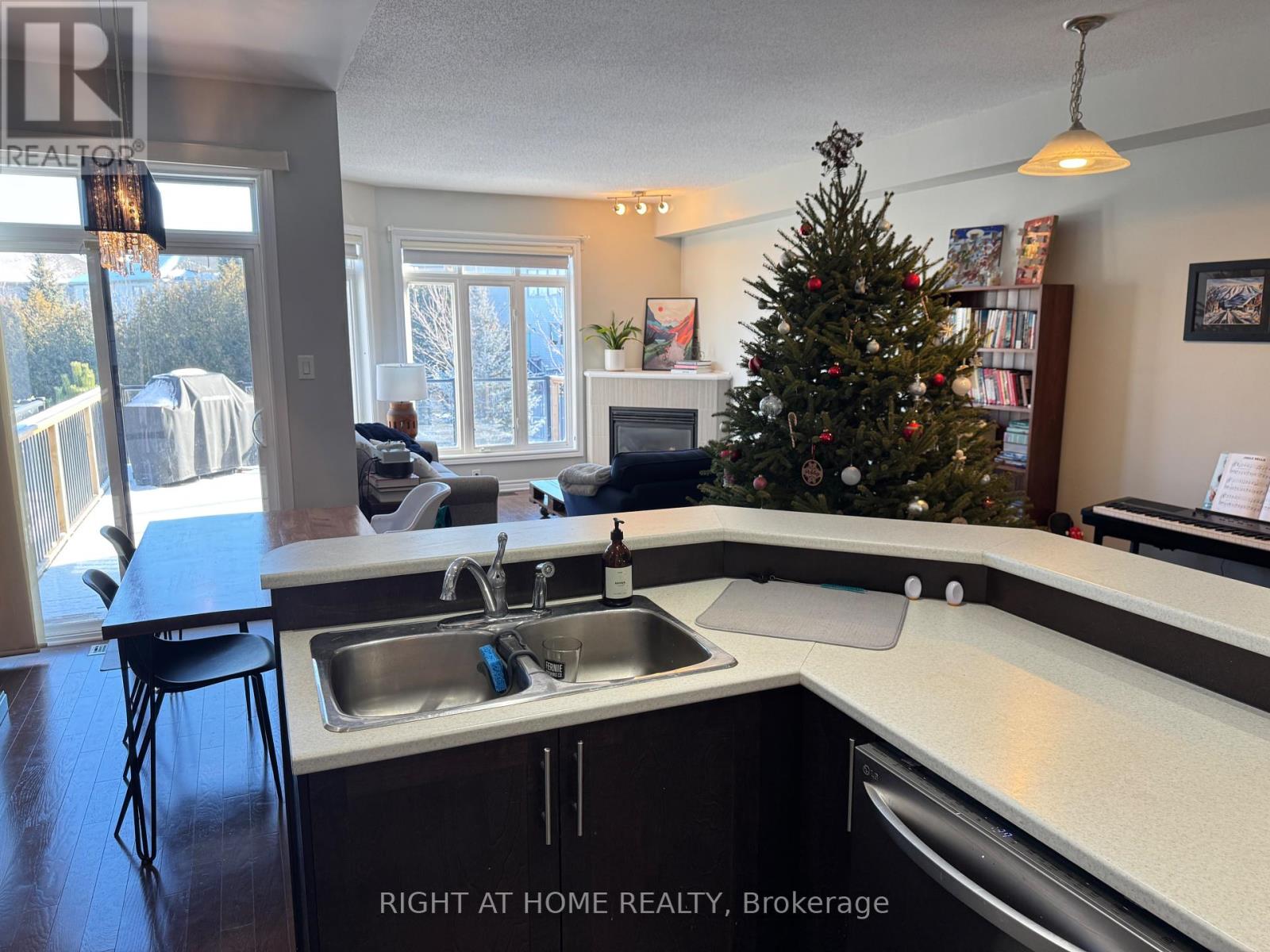 1052 OTTENBRITE CRESCENT Ottawa