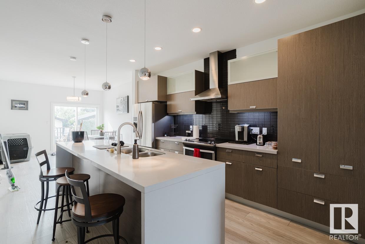 Property at 8720 150 ST NW image 3