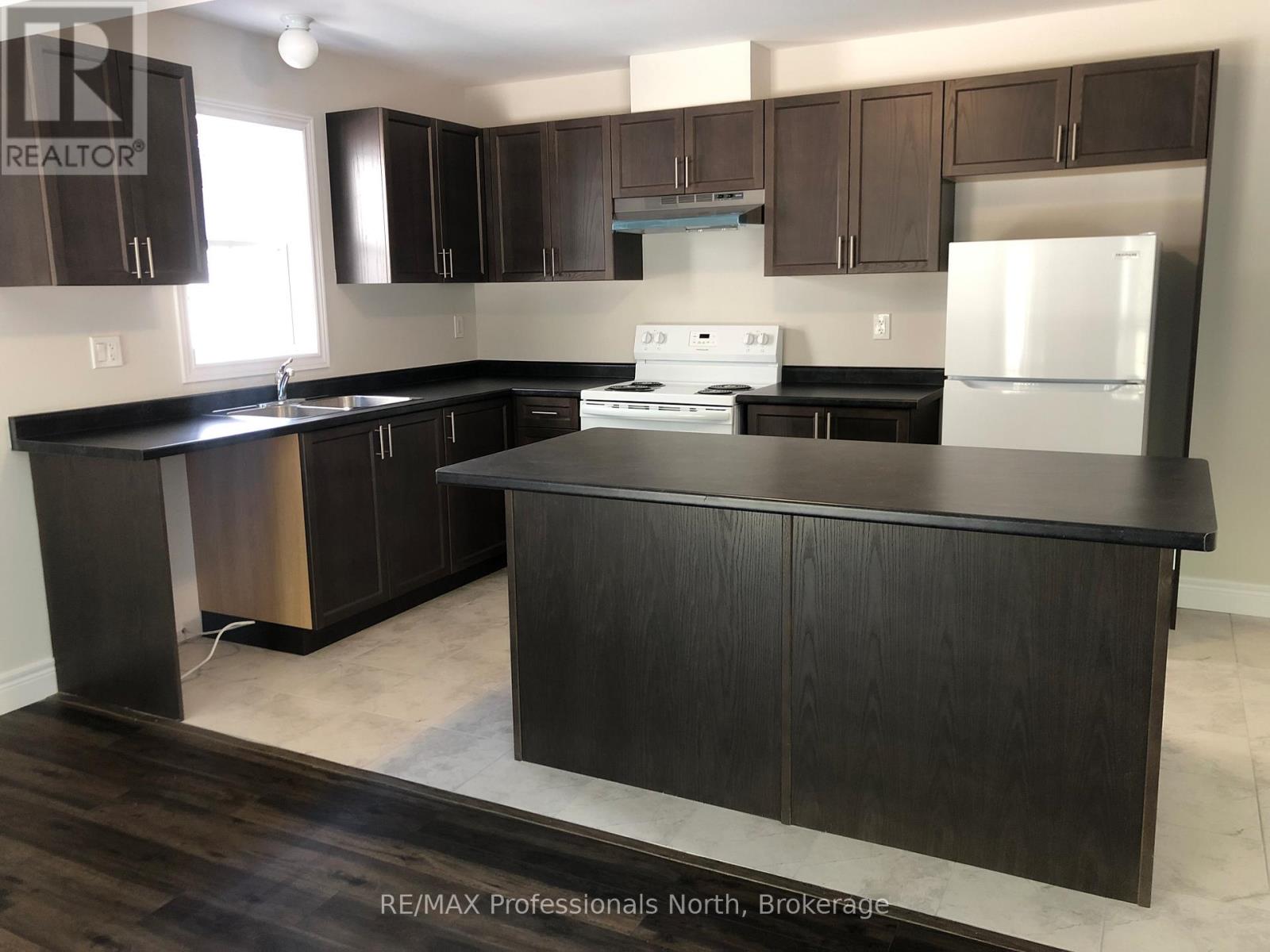 225 Wild Rose Drive, Gravenhurst, Ontario  P1P 0B4 - Photo 3 - X11892820