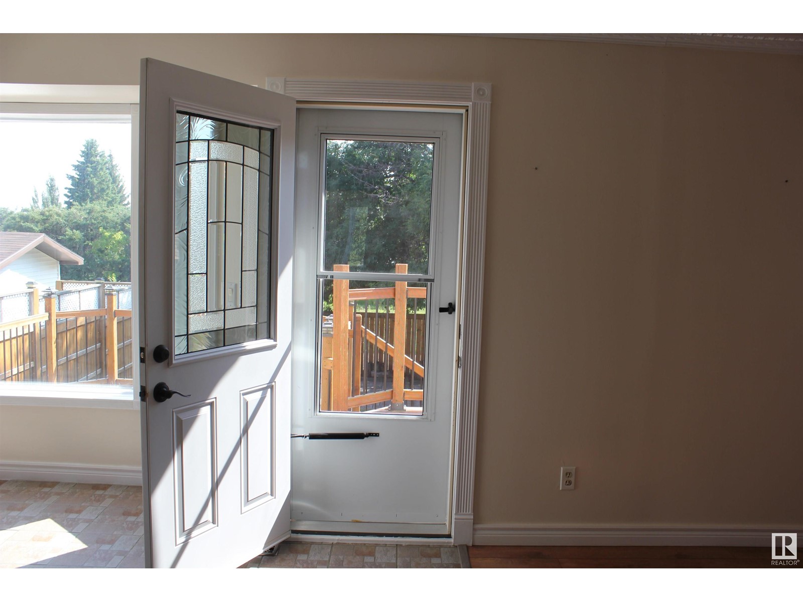 Property at 5129 58 AV image 3