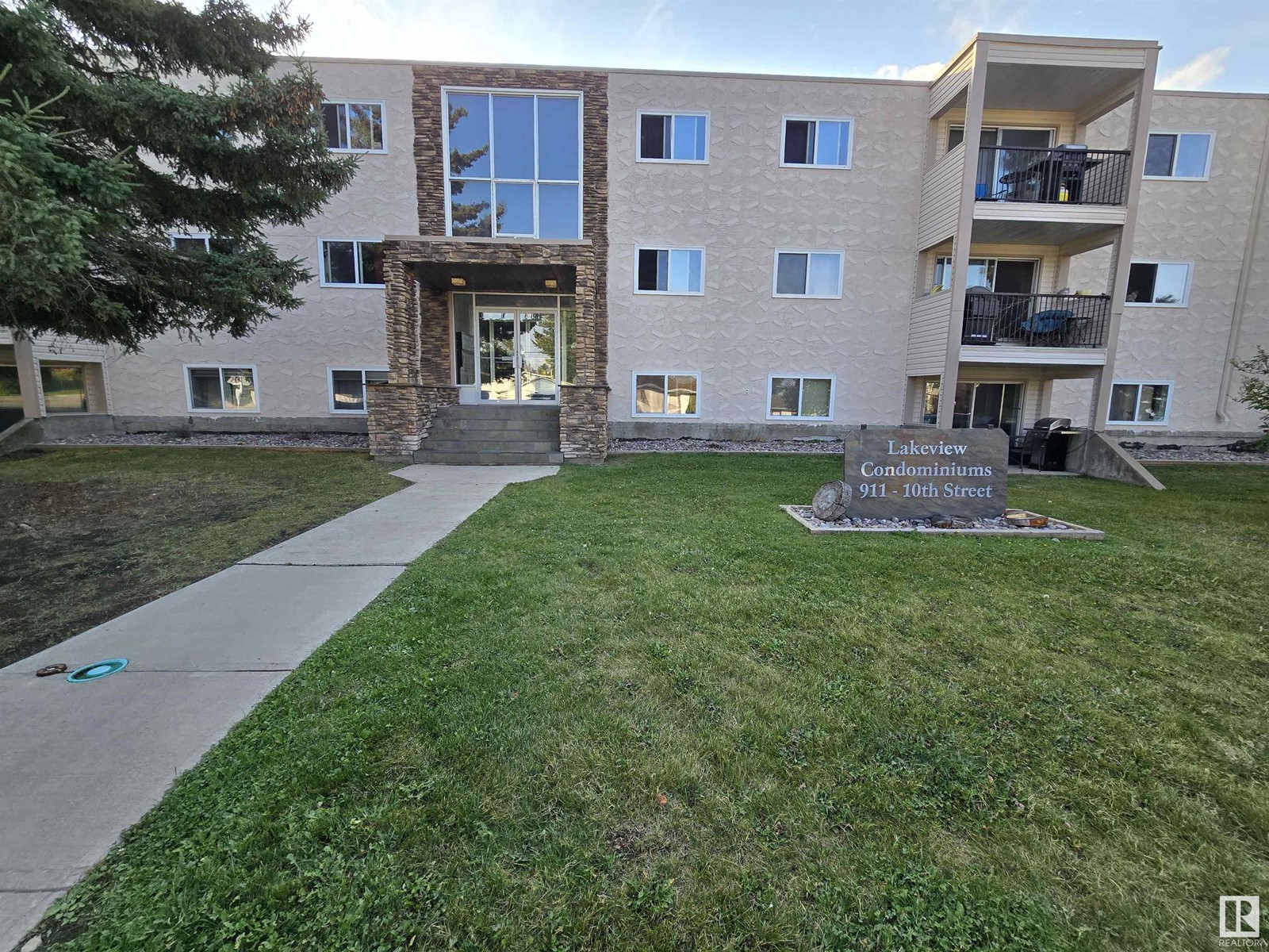 #101 911 10 ST, Cold Lake, Alberta