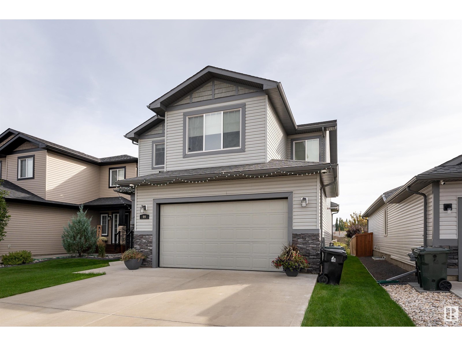 Property at 99 HILLDOWNS DR image 2