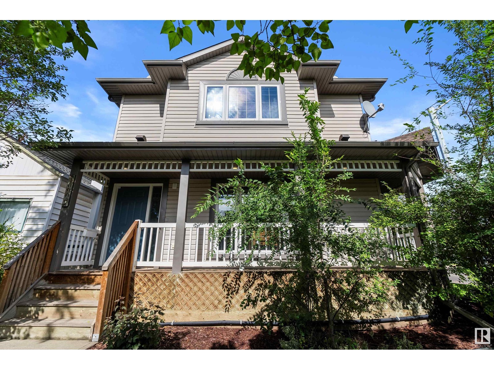 Property at 10906 72 AV NW image 2