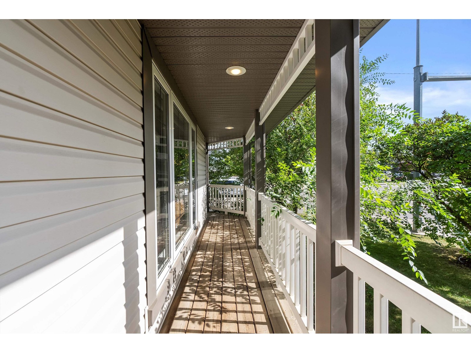 Property at 10906 72 AV NW image 4