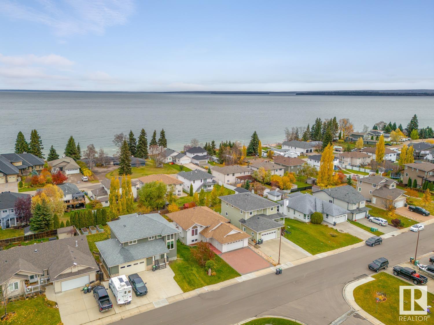 Property at 808 26 ST image 2