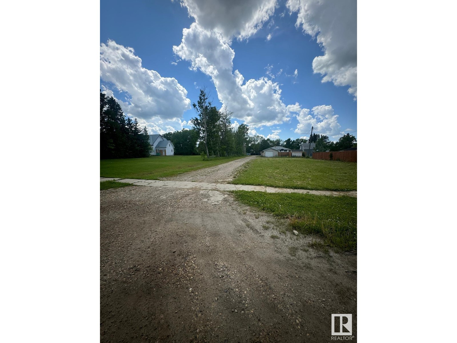 5124 51 St, Warburg, Alberta  T0C 2T0 - Photo 2 - E4411909