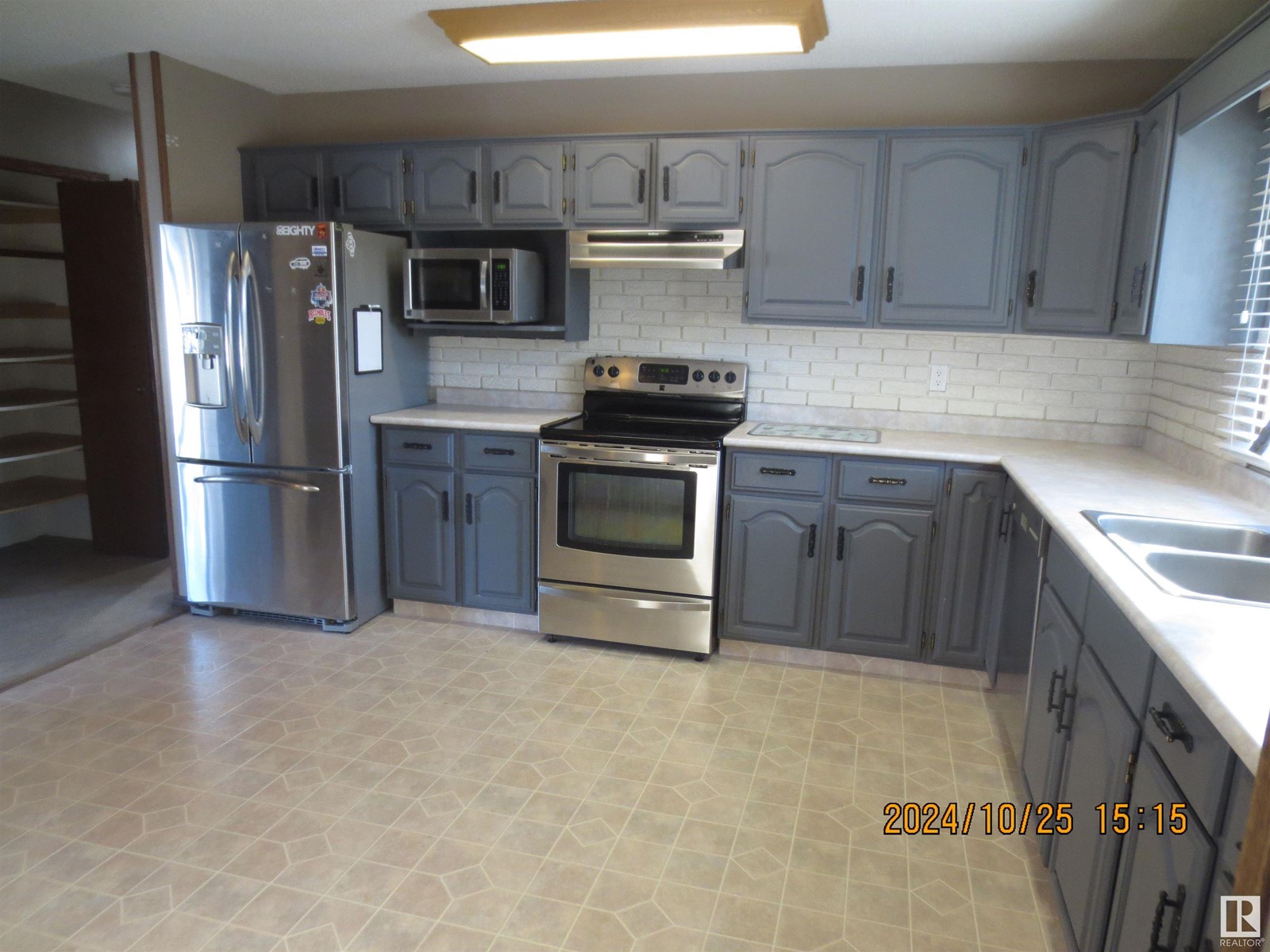 Property at 1450 55 Street image 4