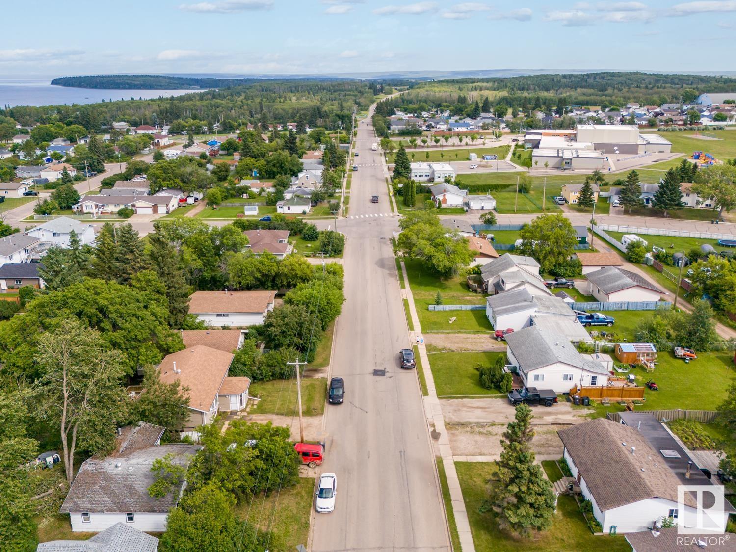 1010 16 Av, Cold Lake, Alberta  T9M 1L6 - Photo 4 - E4412374