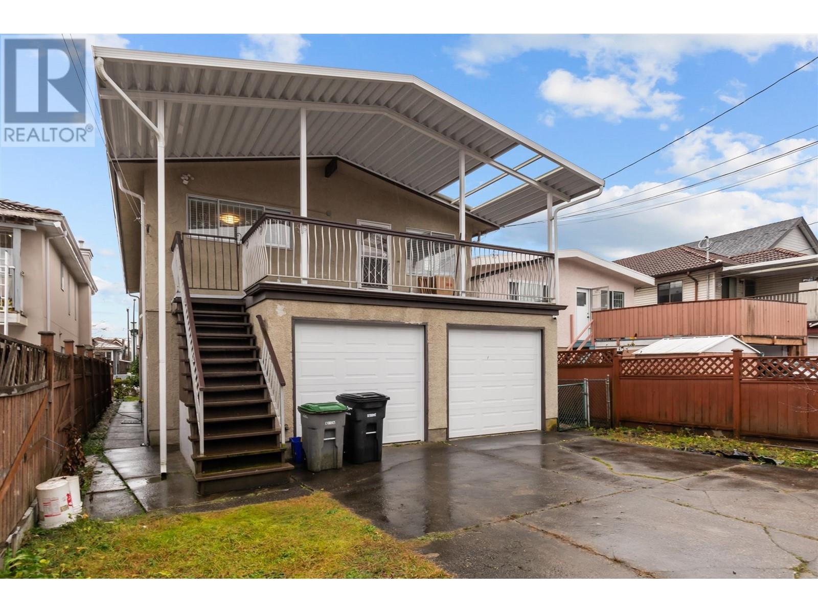 Listing Picture 2 of 24 : 2187 MANNERING AVENUE, Vancouver / 溫哥華 - 魯藝地產 Yvonne Lu Group - MLS Medallion Club Member