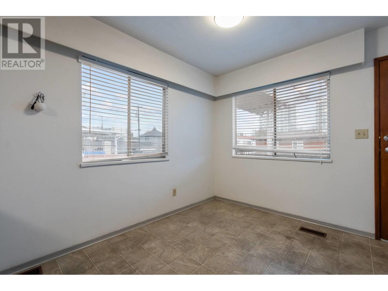 Listing Picture 9 of 24 : 2187 MANNERING AVENUE, Vancouver / 溫哥華 - 魯藝地產 Yvonne Lu Group - MLS Medallion Club Member