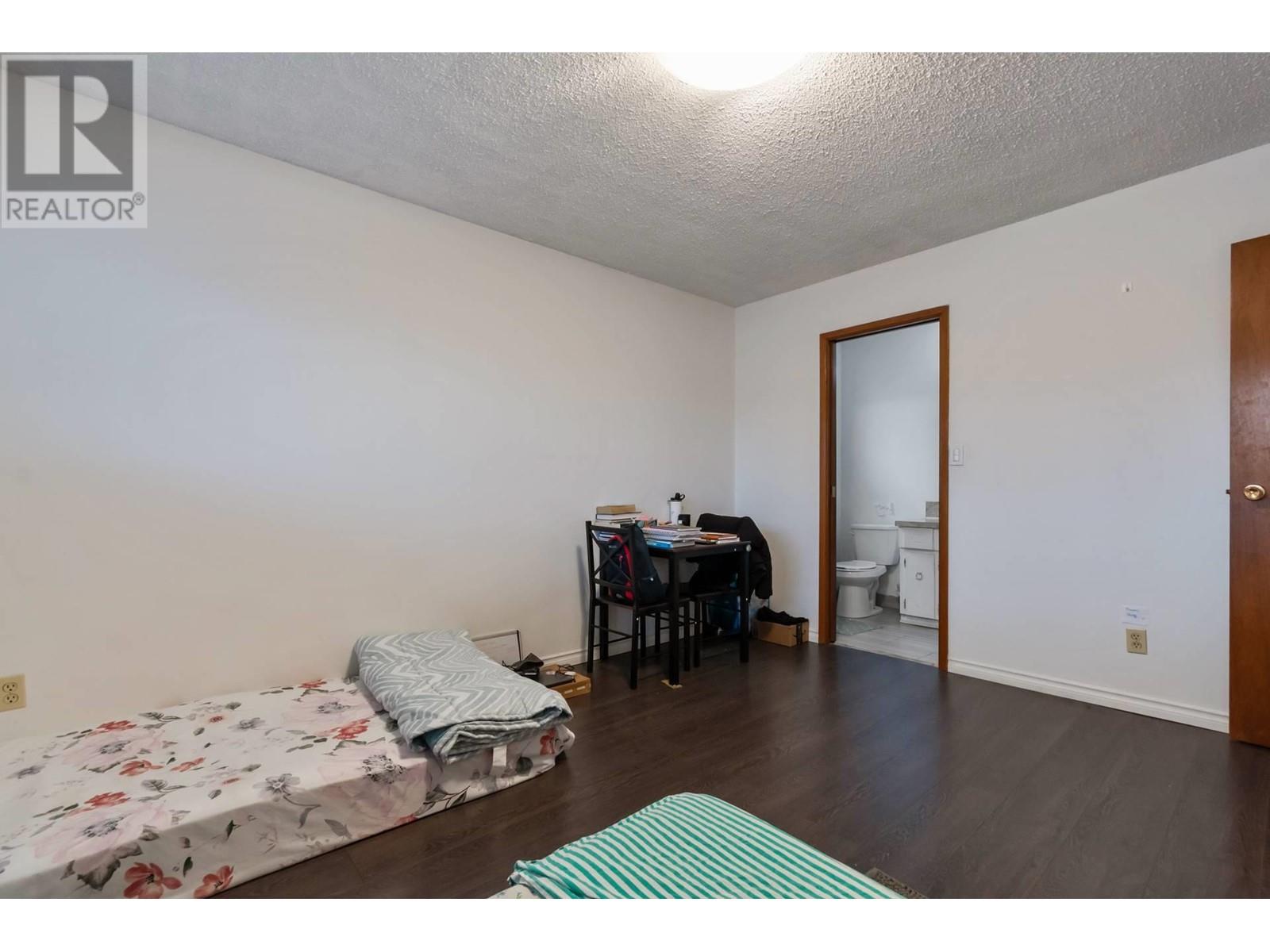 Listing Picture 13 of 24 : 2187 MANNERING AVENUE, Vancouver / 溫哥華 - 魯藝地產 Yvonne Lu Group - MLS Medallion Club Member