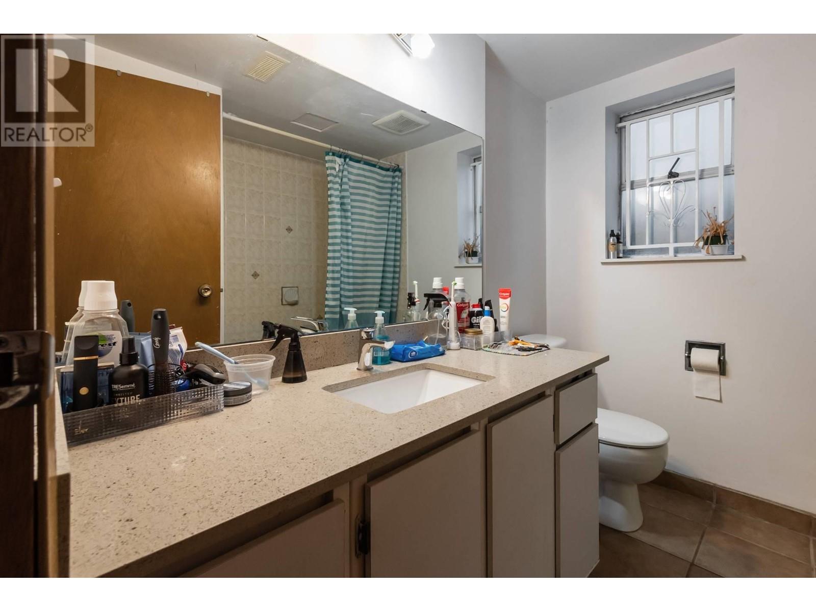 Listing Picture 23 of 24 : 2187 MANNERING AVENUE, Vancouver / 溫哥華 - 魯藝地產 Yvonne Lu Group - MLS Medallion Club Member